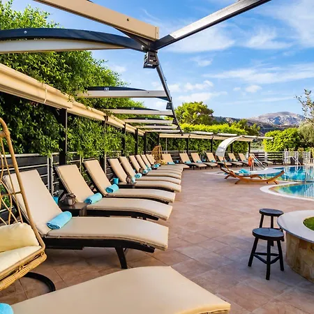 Nereides Hotell 4*