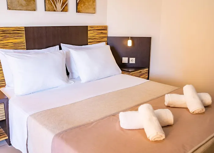 מלון Nereides 4*